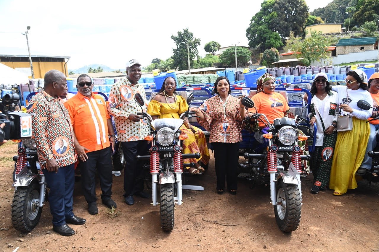 Tonkpi : Dominique Ouattara offre 500 millions FCFA de dons aux femmes