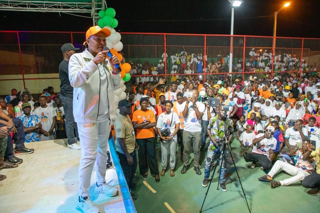 Présidentielle 2025 : La population de Tiémé fait chorus avec Nassénéba Touré et promet un “1 coup KO” pour Alassane Ouattara