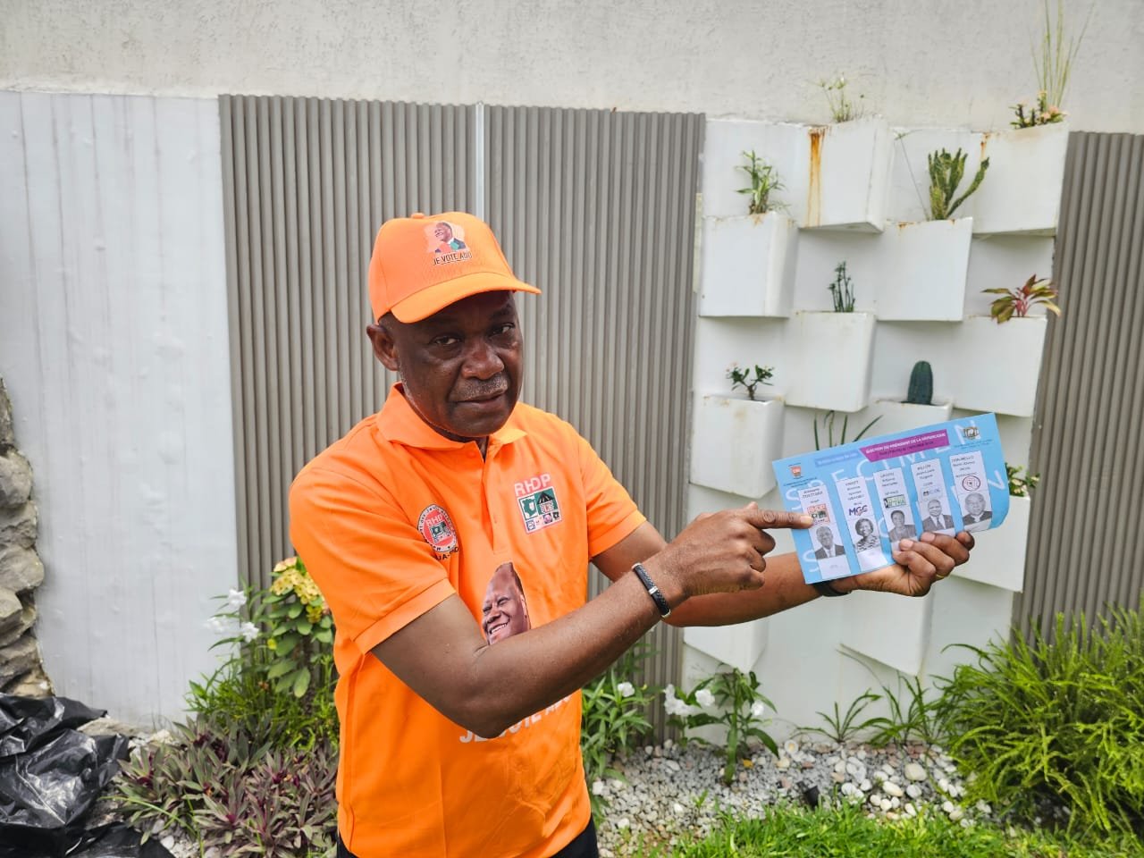 Présidentielle 2025 : Antoine Djama Dibi sur le terrain pour la sensibilisation à bien voter