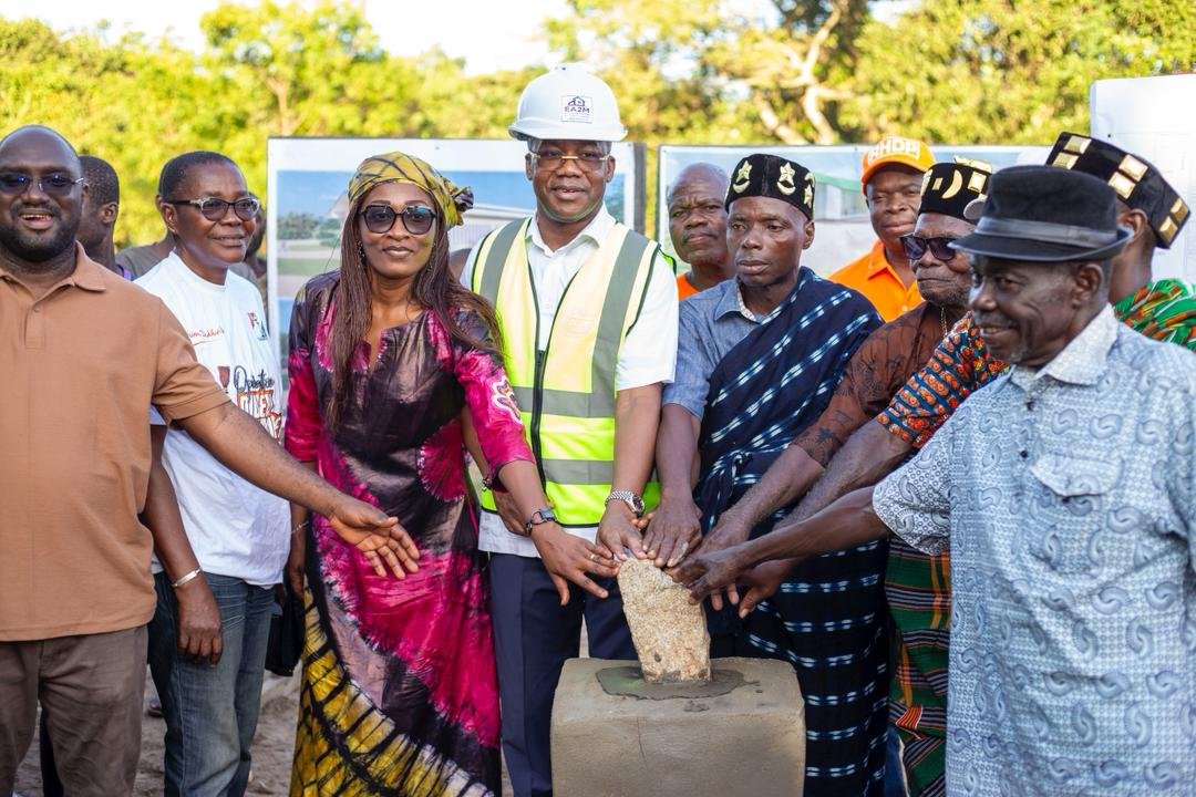 Didiévi : Le maire Brice Kouassi lance la construction de 3 cantines scolaires dans trois villages