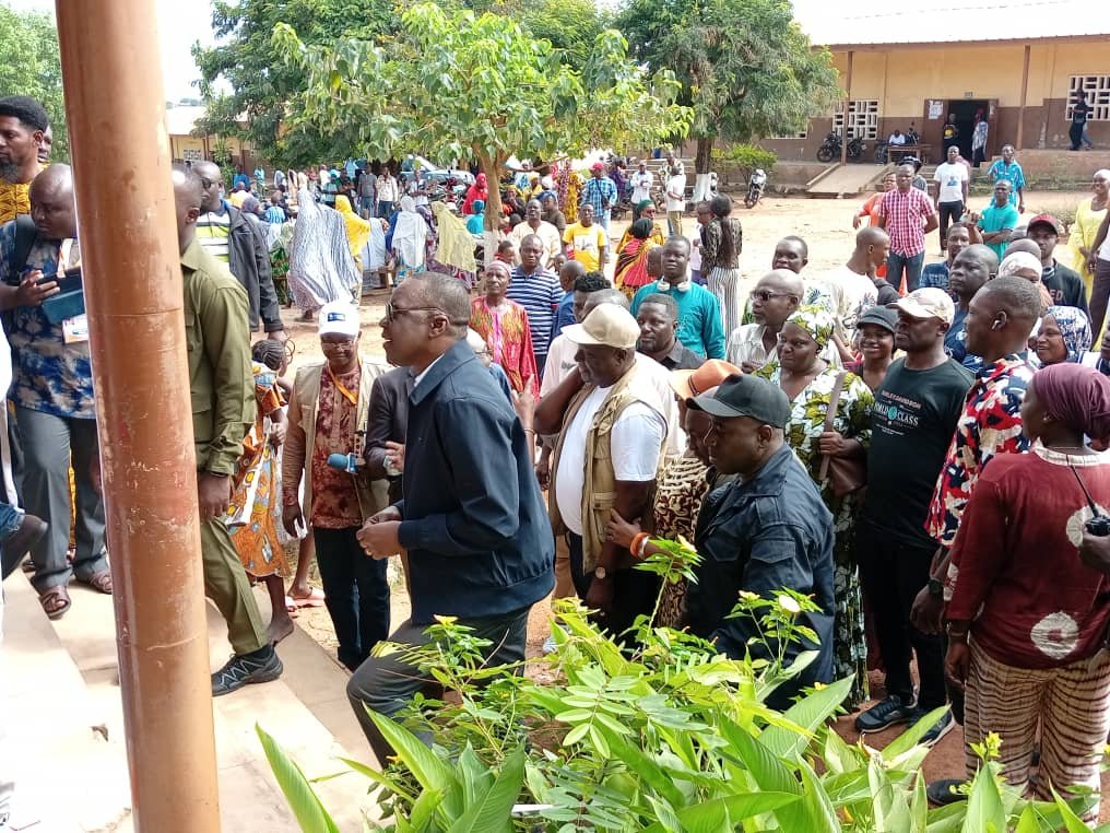Présidentielle 2025 : Amadou Koné salue la forte affluence dans les lieux de vote de Bouaké