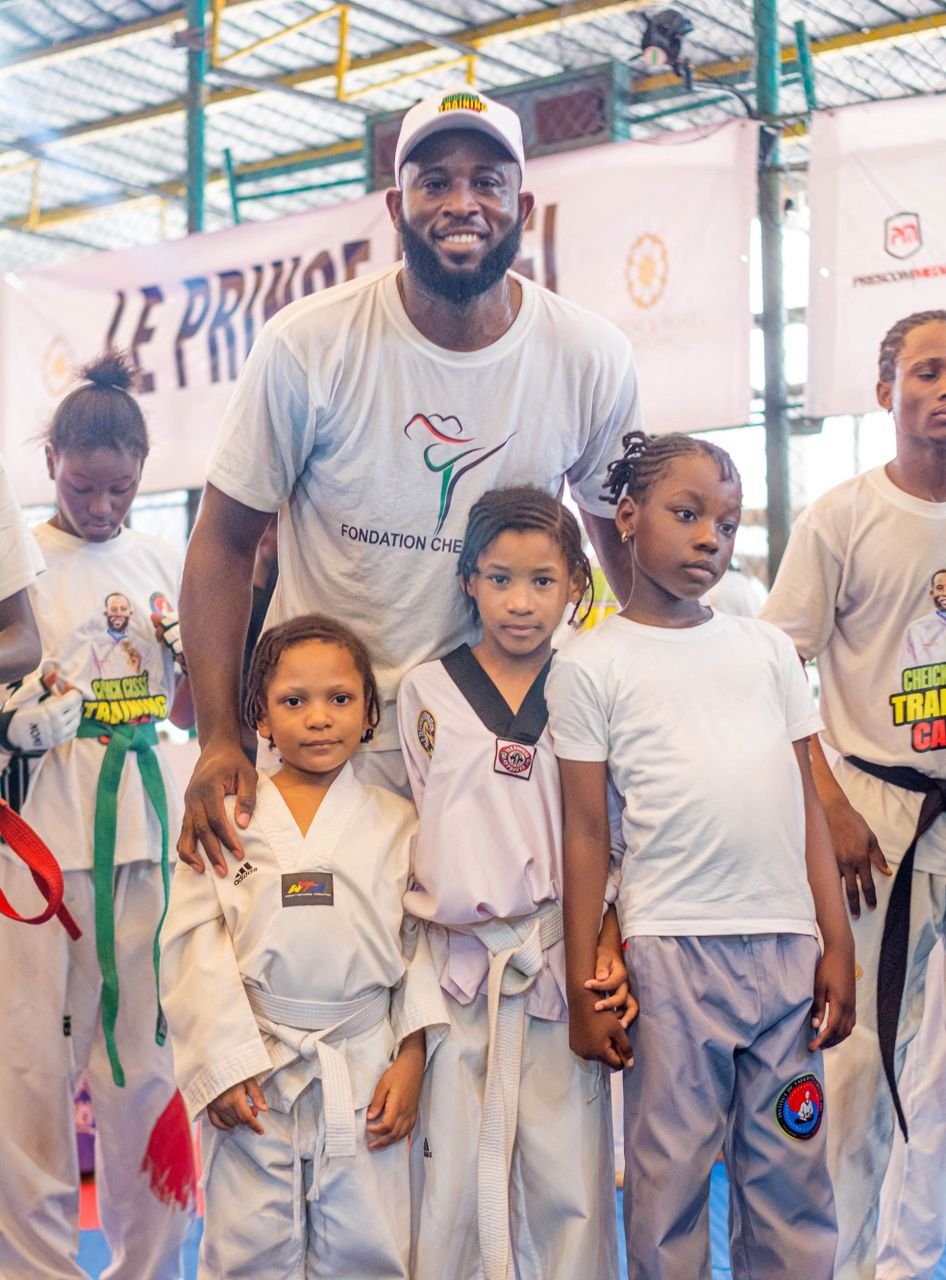 Taekwondo :  Cheick Cissé offre le « Noël des Champions », un tournoi national à mille jeunes athlètes