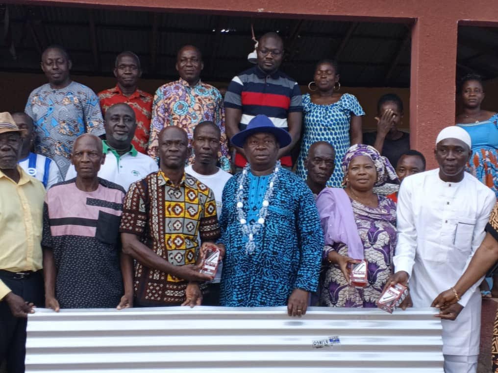 Daoukro: Le sénateur Lamine Konaté apporte son soutien aux populations sinistrées d’Anoumabo