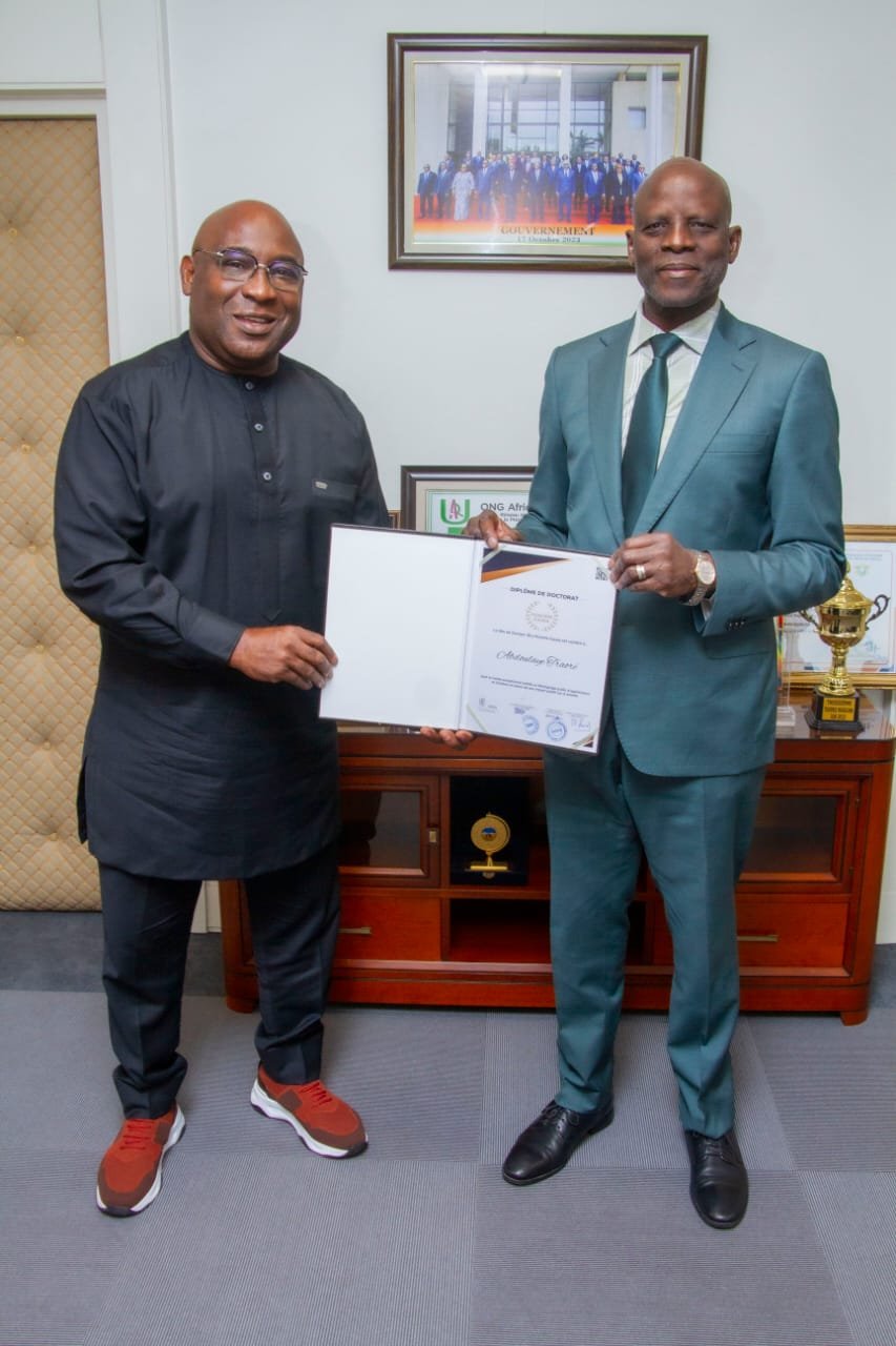 Elevé au rang de Docteur Honoris Causa : Abdoulaye Traoré honoré par le Ministre Adama Diawara