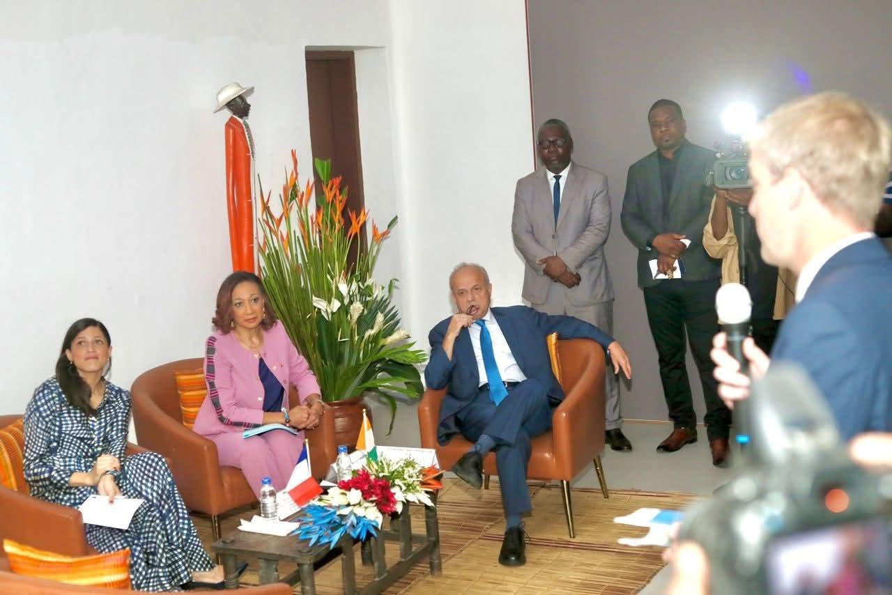 Musée des Civilisations : Rénovation, numérisation et formation au cœur de l’examen des ministres Françoise Remarck et Éléonore Caroit