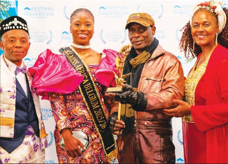 Interview – Sidiki Bakaba (acteur, réalisateur, metteur en scène) : « Être un sans domicile fixe sur sa propre terre natale reste douloureux » Interview – Sidiki Bakaba (acteur, réalisateur, metteur en scène) : « Être un sans domicile fixe sur sa propre terre natale reste douloureux »