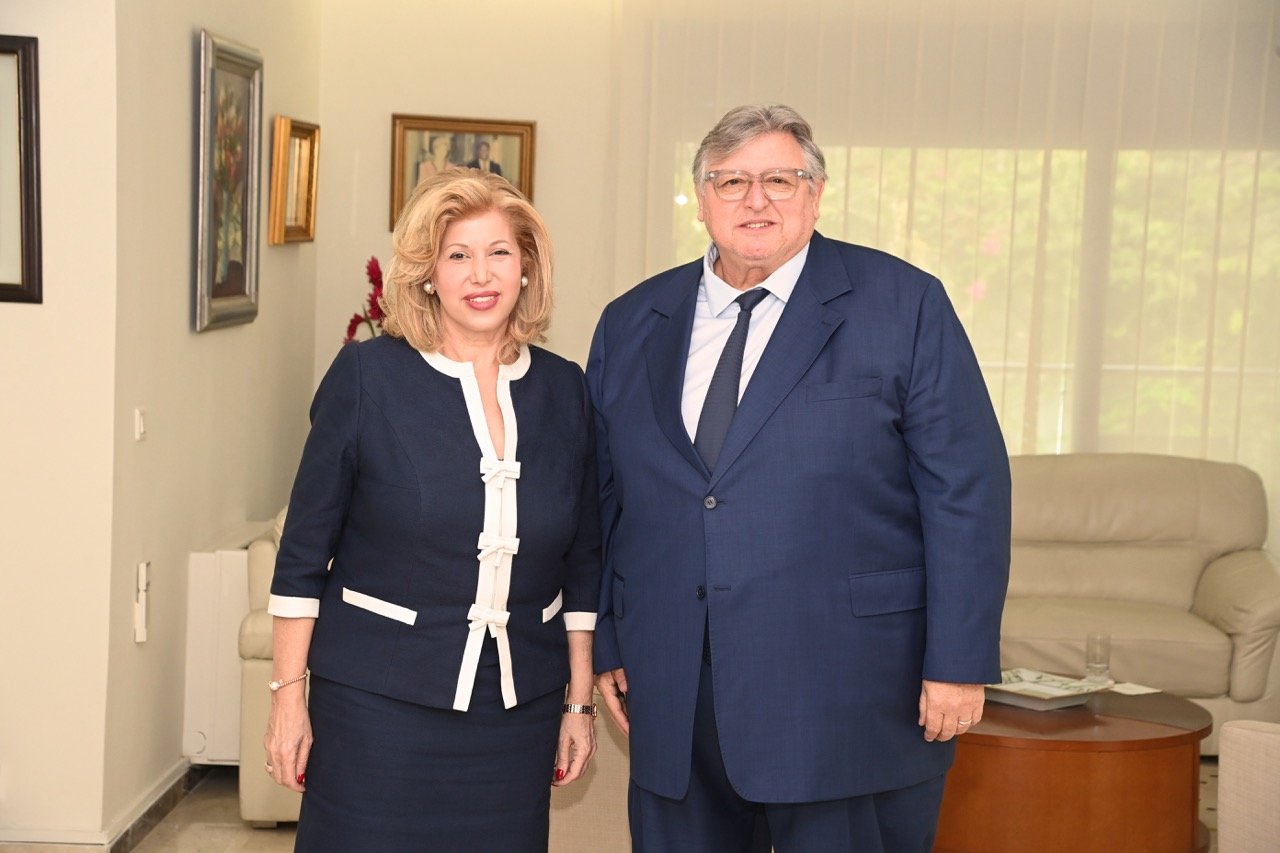 Groupe Accor : Daniel Karbownik, vice-président, pour l’Afrique Subsaharienne annonce son départ à la retraite à Mme Dominique Ouattara