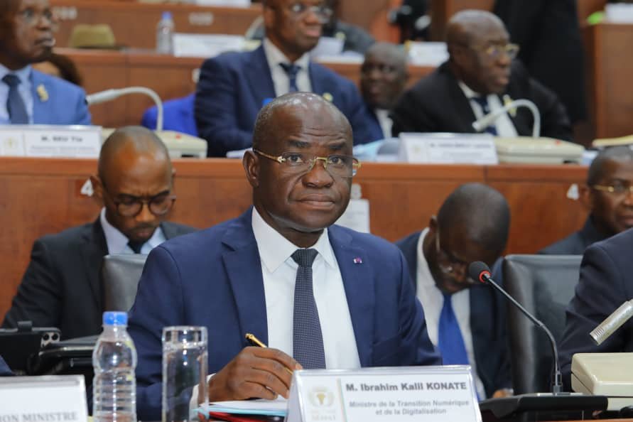 Ministère de la Transition numérique et de la Digitalisation : Ibrahim Kalil Konaté fait adopter le budget 2026 par le Sénat