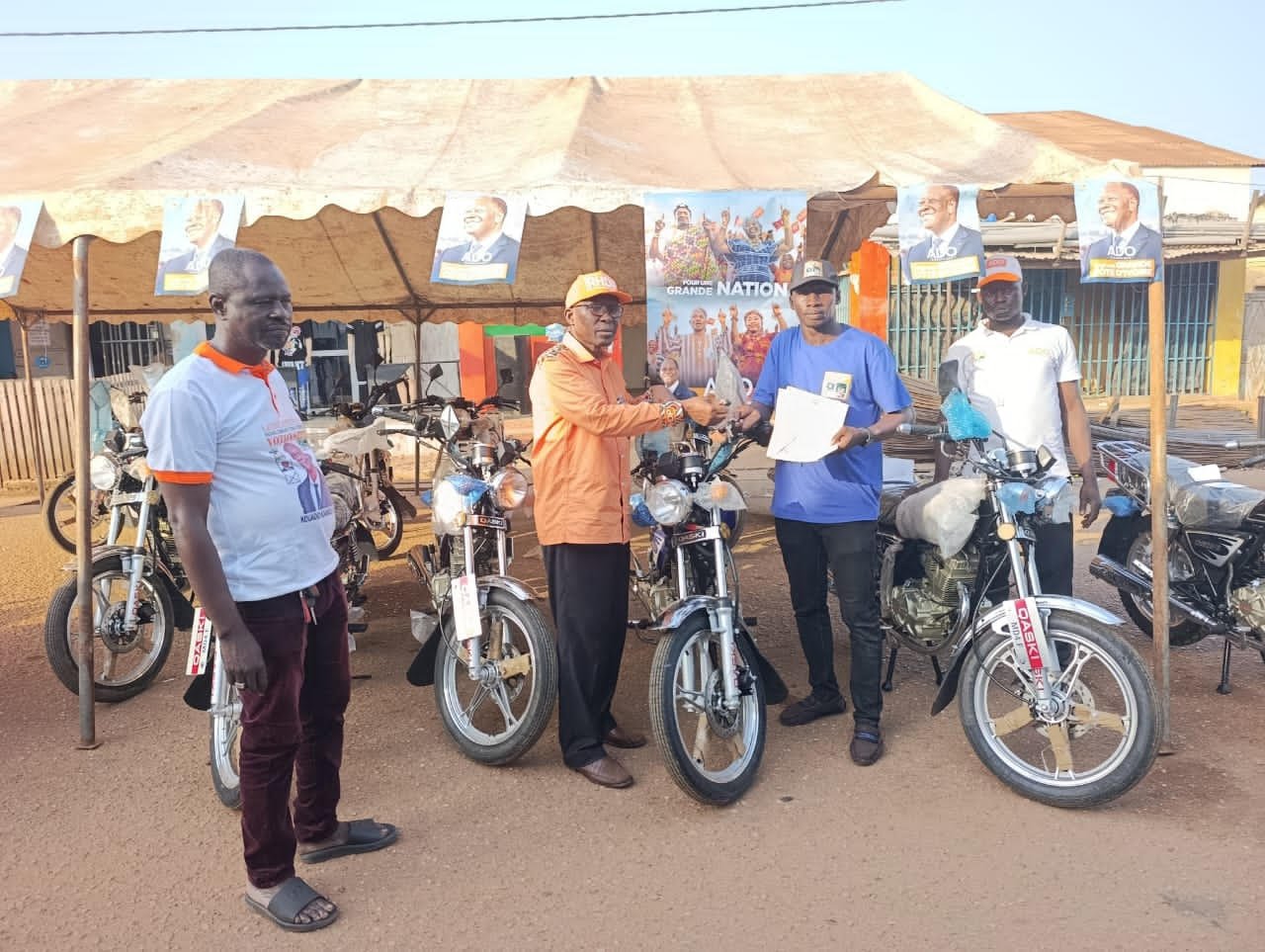 Législatives 2025 : Les départements politiques RHDP de Daoukro dotés de plusieurs motos