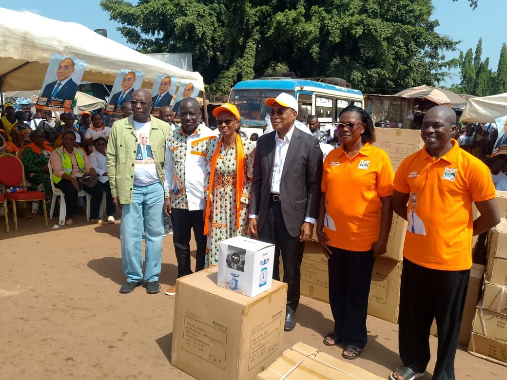 Législatives 2025 : Adama Coulibaly échange avec les commerçants de Dimbokro