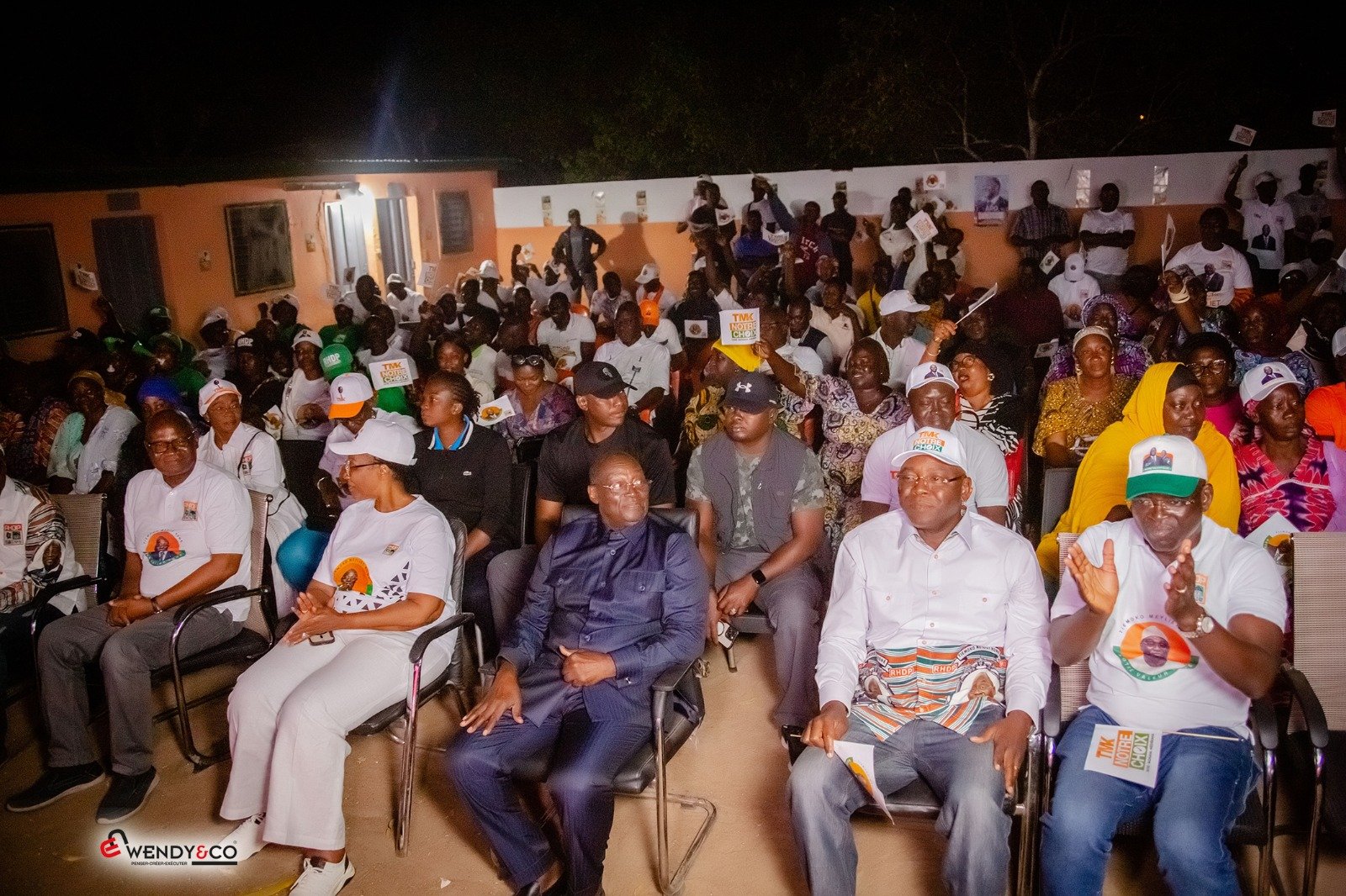 Législatives 2025 : Tiémoko Meyliet Koné enflamme la foule lors de la nuit électorale !