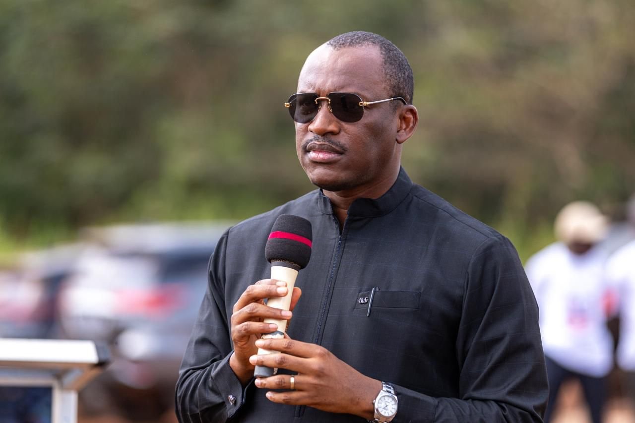 Touré Mamadou (Porte-parole adjoint du RHDP et du gouvernement) : « Je ne vois pas comment l’électrification d’une localité pourrait profiter uniquement aux militants du RHDP… »