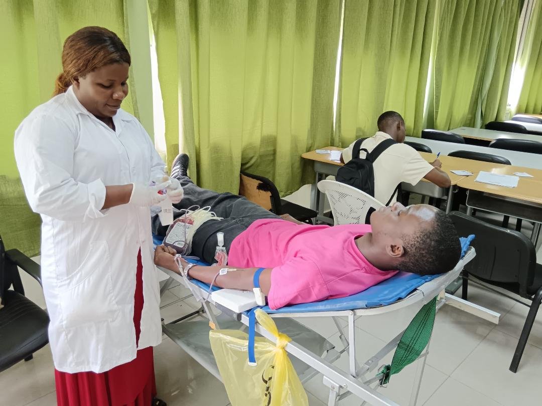 Collecte de sang : Le ministère de la Jeunesse et les étudiants en pharmacie posent un acte fort