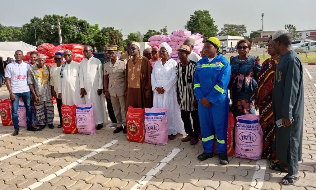 Bouaké : Amadou Koné fait don de 80 tonnes de vivres aux populations à l’occasion du Ramadan et du Carême