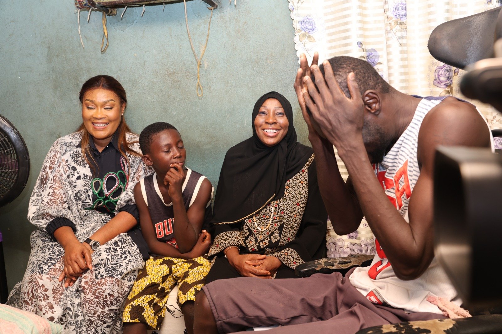 Dimanche de la Solidarité : Les premiers bénéficiaires de l’assistance du gouvernement visités par Myss Belmonde Dogo