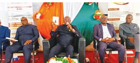 Man : La poésie utilisée comme levier de l'éveil des consciences à l’Université polytechnique