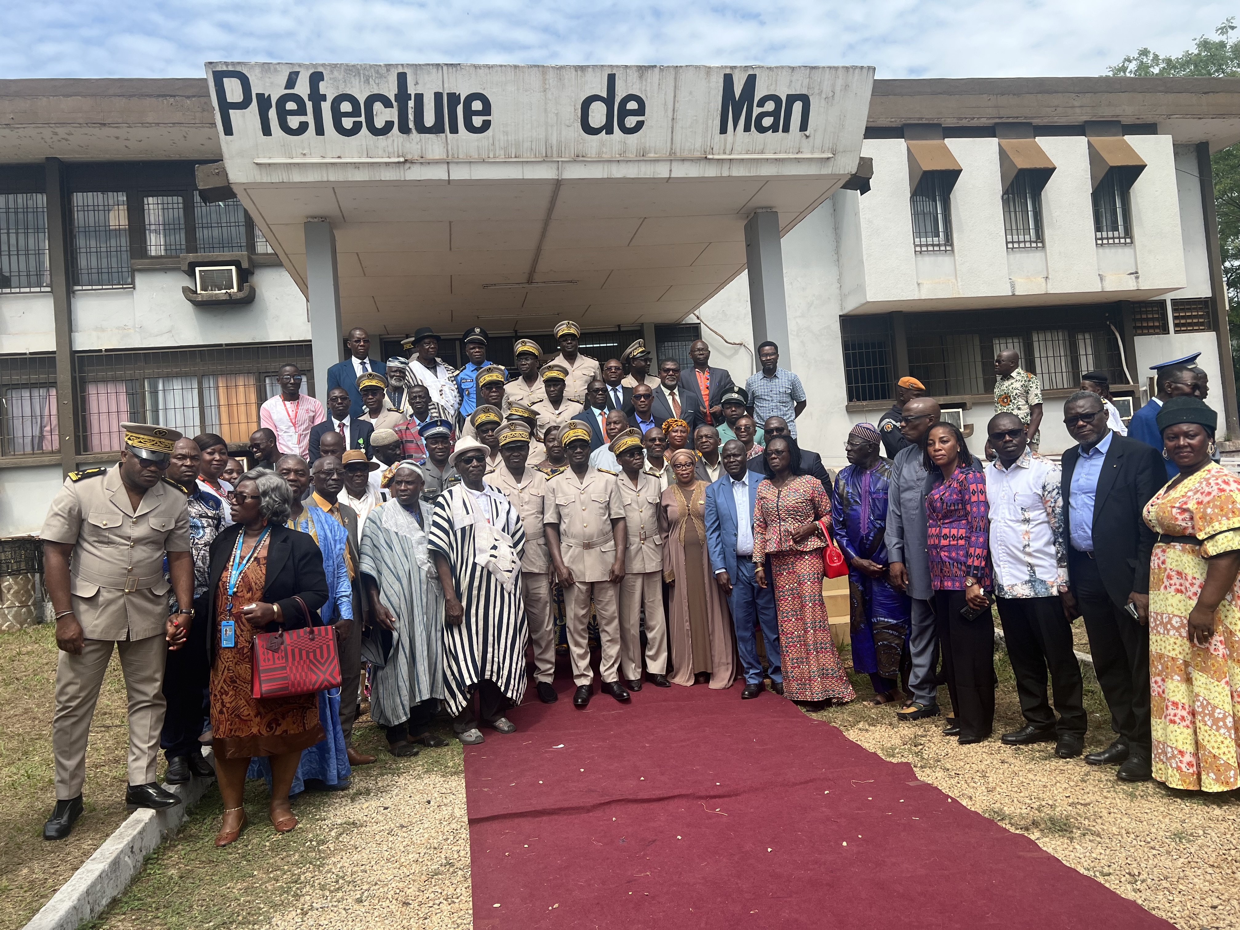 Cérémonie de fin de mission : Le Tonkpi rend un hommage solennel au préfet Soro Fatogoman