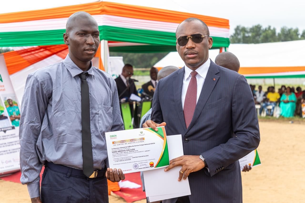 Centre civique de Bimbresso : Fin de formation pour 200 jeunes volontaires