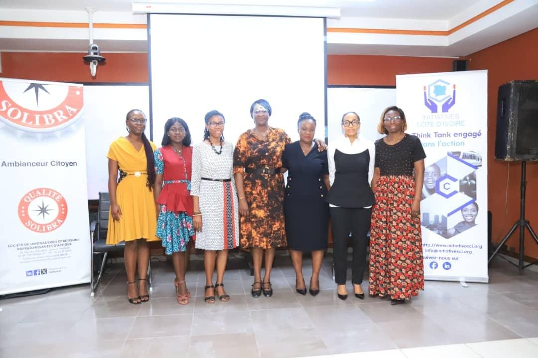 Forum dédié à la Jeune Étudiante : La jeunesse féminine instruite sur les défis qui se posent à elle