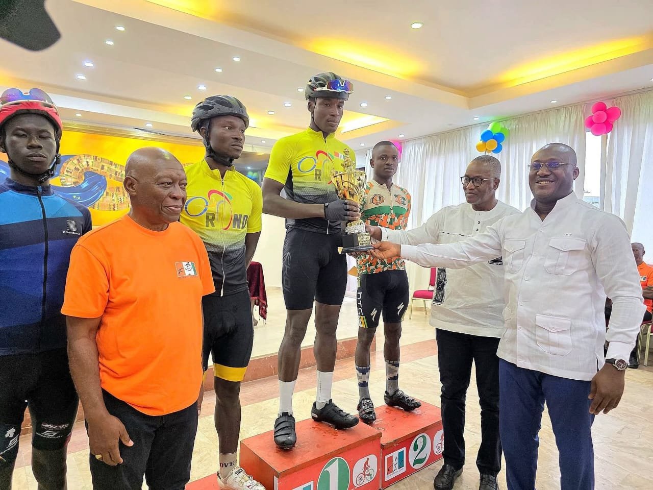 Cyclisme : Kouakou Loukou lance la saison et offre à Rondi N’Zi une victoire historique