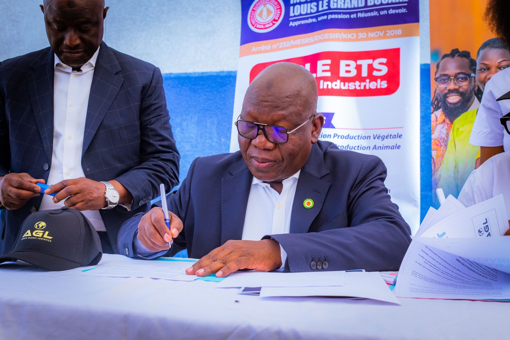Bouaké-Convention de partenariat entre ISLG et AGL : Traoré Bamoudien ouvre les portes de la formation pratique aux étudiants en logistique