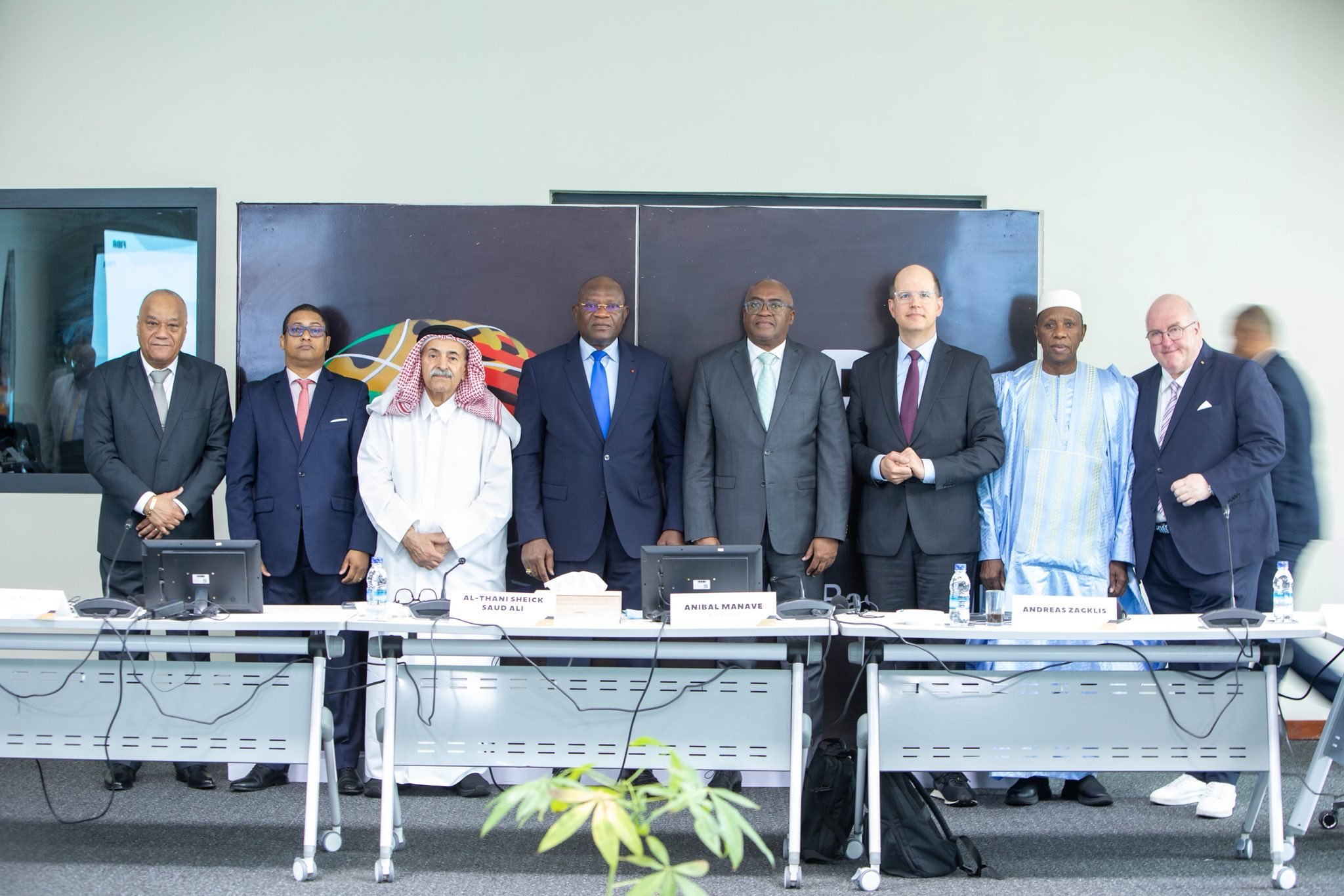 Basketball-Réunion du comité central de FIBA Afrique à Abidjan : Adjé Silas Metch réaffirme l'engagement de l'État ivoirien