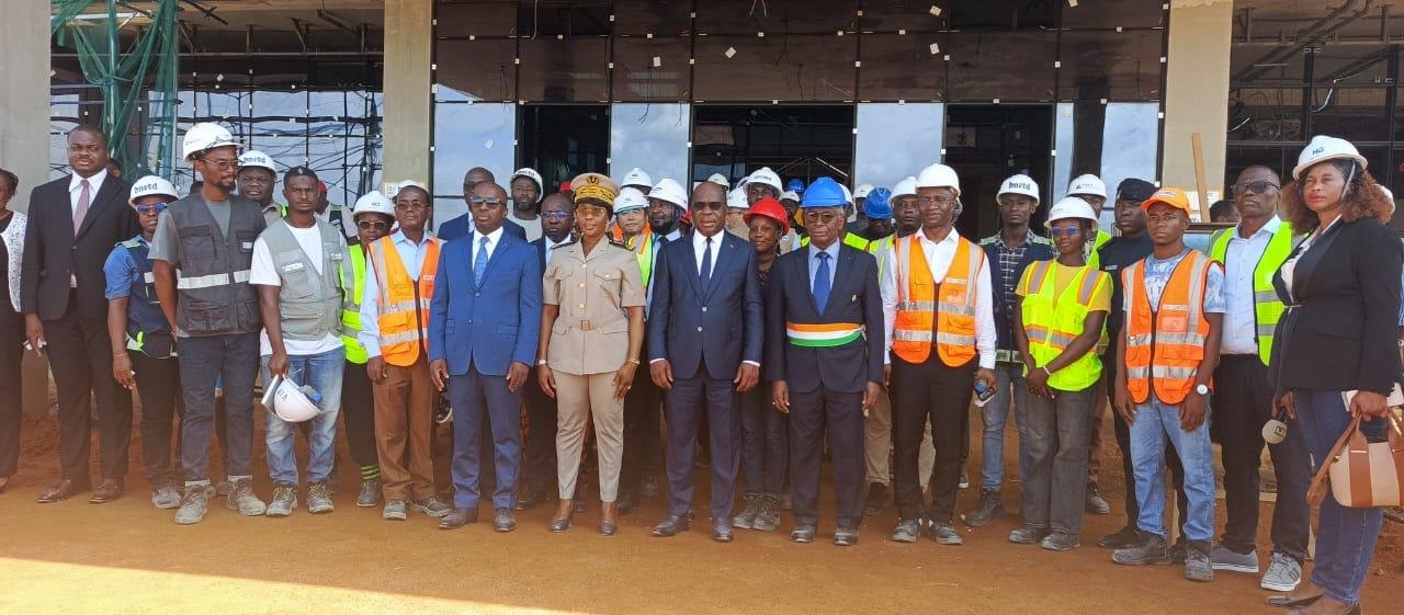 Cancer :  Pierre Dimba exhorte les entreprises à respecter le délai de juin pour la livraison du CNROM de Grand-Bassam