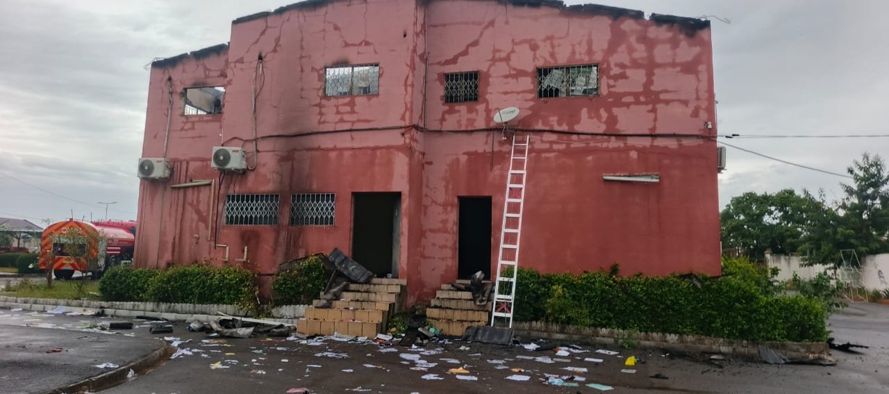 Tafiré : un incendie ravage une partie de la mairie, d’importants dégâts matériels, aucune perte humaine