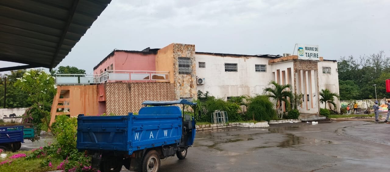 Tafiré : un incendie ravage une partie de la mairie, d’importants dégâts matériels, aucune perte humaine