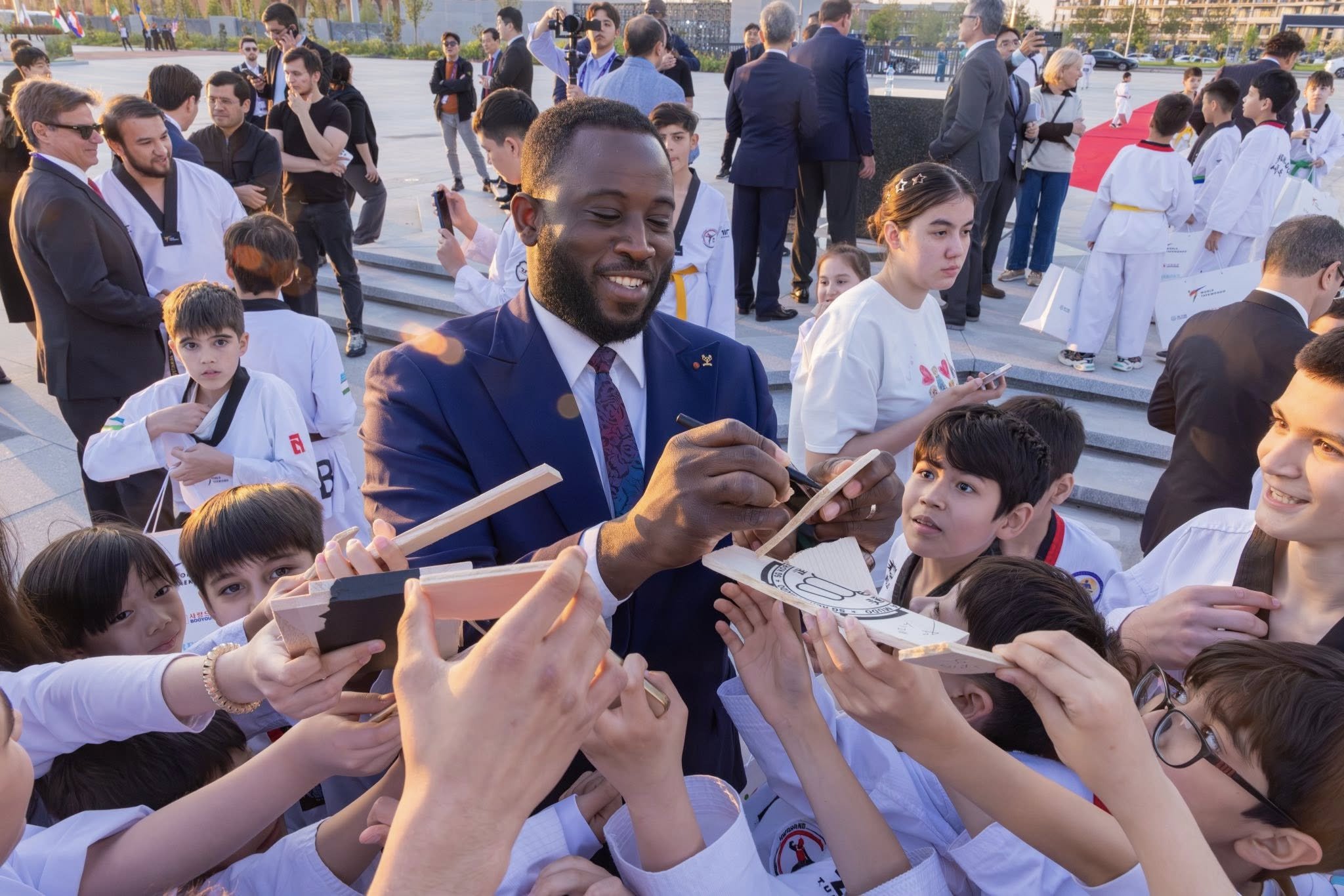 Training camps, transmission générationnelle, dons aux associations, présence dans les instances internationales, … : Cissé Cheick Sallah Junior, l'homme providentiel au chevet du taekwondo ivoirien