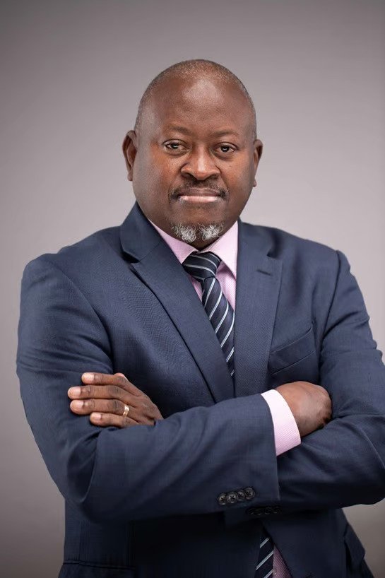 Littérature - Biographie du chef N'Guessan Kouassi Robert : Le Général Assamoua Guiezou Konan présente un fidèle compagnon d'Houphouët-Boigny 