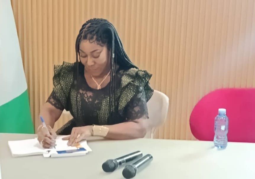 Littérature : La prophétesse Christ-Tamaya présente son dernier livre