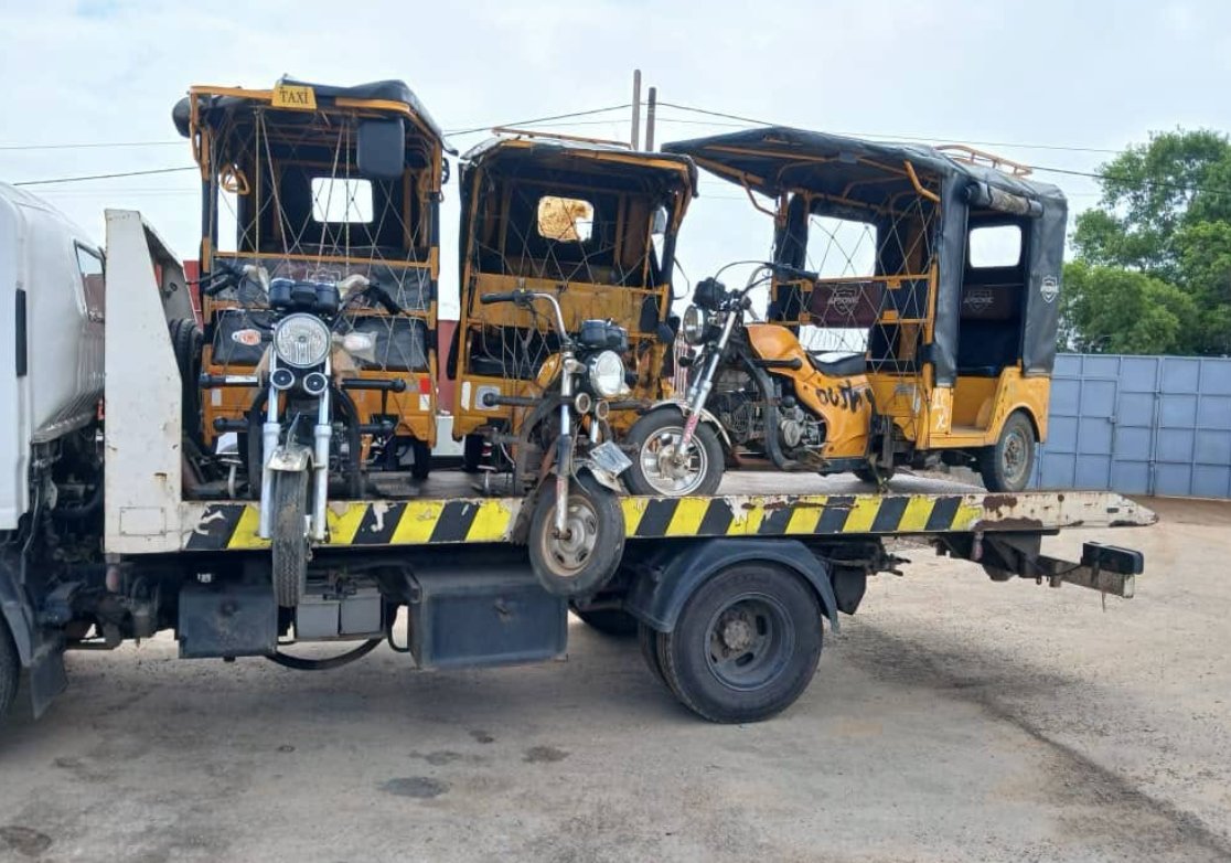 Grand-Bassam : Quatre tricycles mis en fourrière pour conduite en contresens sur l’autoroute