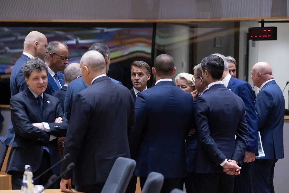 Budget européen : au sommet de Bruxelles, Macron appelle à conclure un accord avant 2027