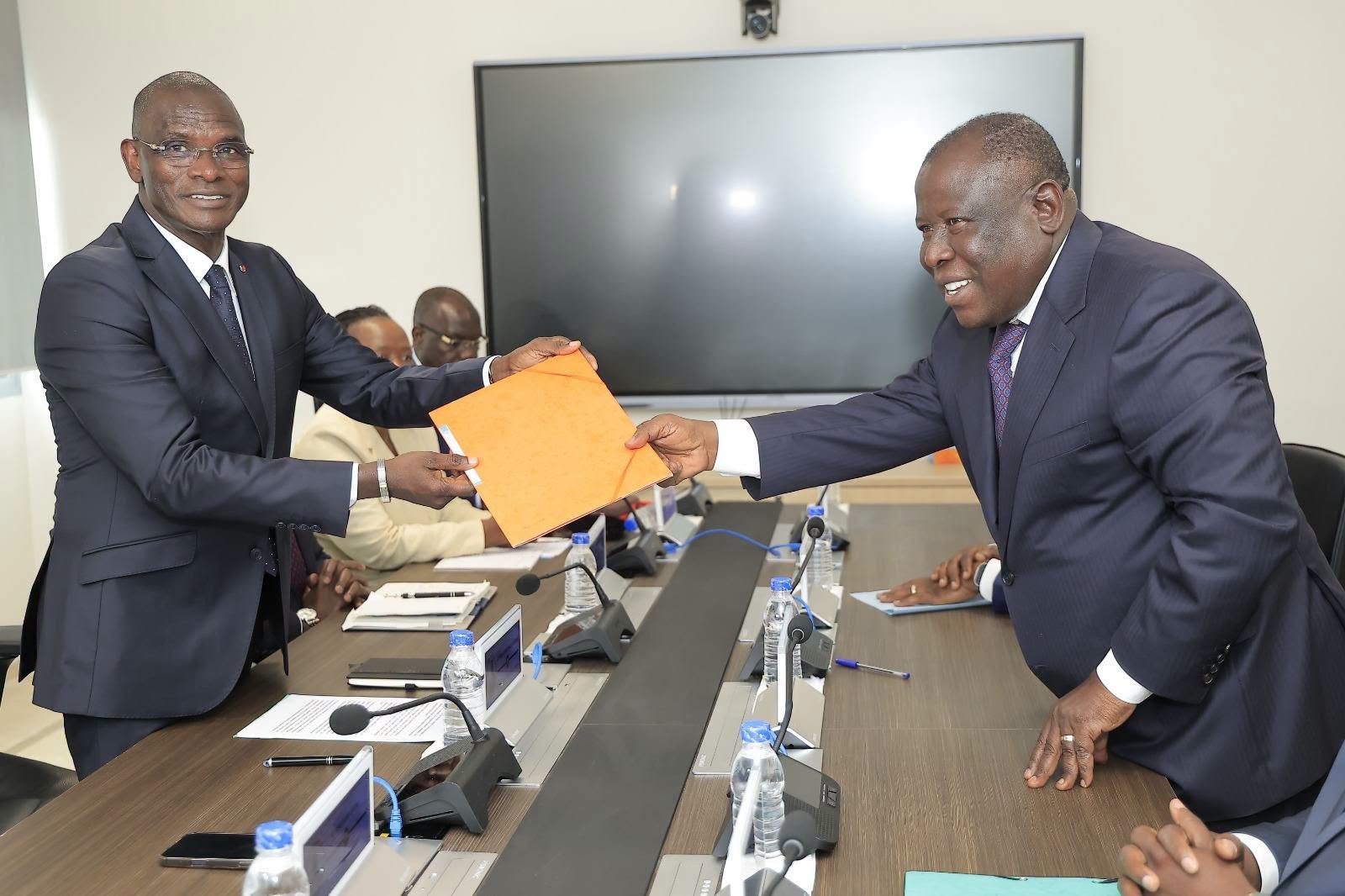 Nouvel organe électoral : Cissé Bacongo dépose les propositions du RHDP au ministère de l’Intérieur et de la Sécurité
